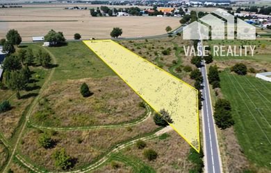 INVESTIČNÝ POZEMOK 2250 M2 NA PREDAJ – KRAKOVANY, časť STRÁŽE