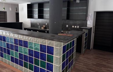 Ponúkame Vám na prenájom nebytový priestor o rozlohe 150 m2 na sídlisku Juh v Trenčíne.